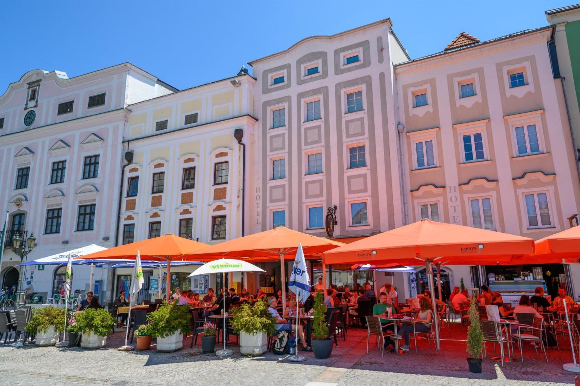 Appartement-Hotel Gh Zum Goldenen Schiff Enns Luaran gambar