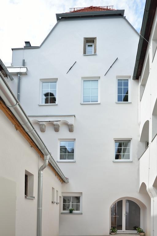 Appartement-Hotel Gh Zum Goldenen Schiff Enns Luaran gambar