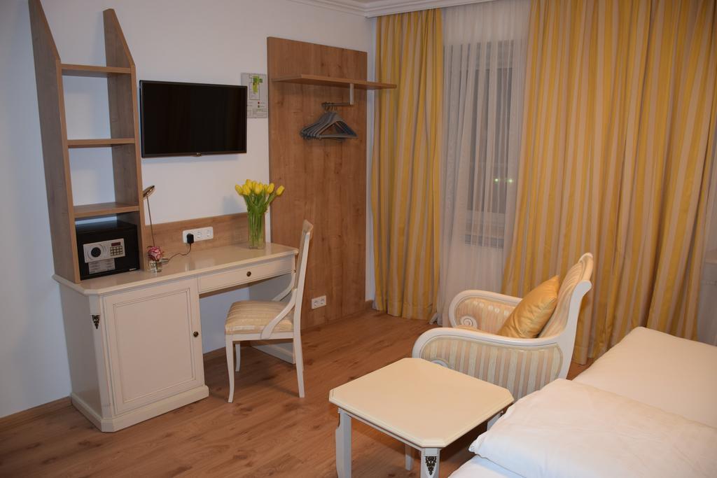 Appartement-Hotel Gh Zum Goldenen Schiff Enns Luaran gambar