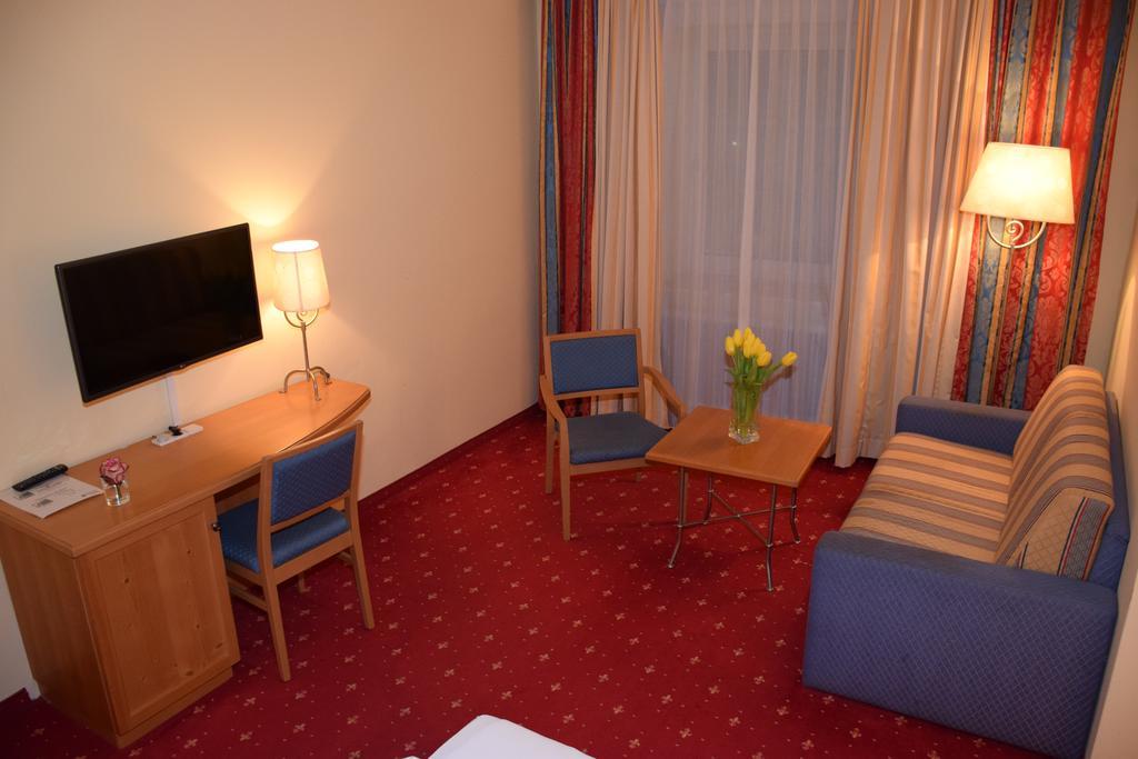 Appartement-Hotel Gh Zum Goldenen Schiff Enns Bilik gambar